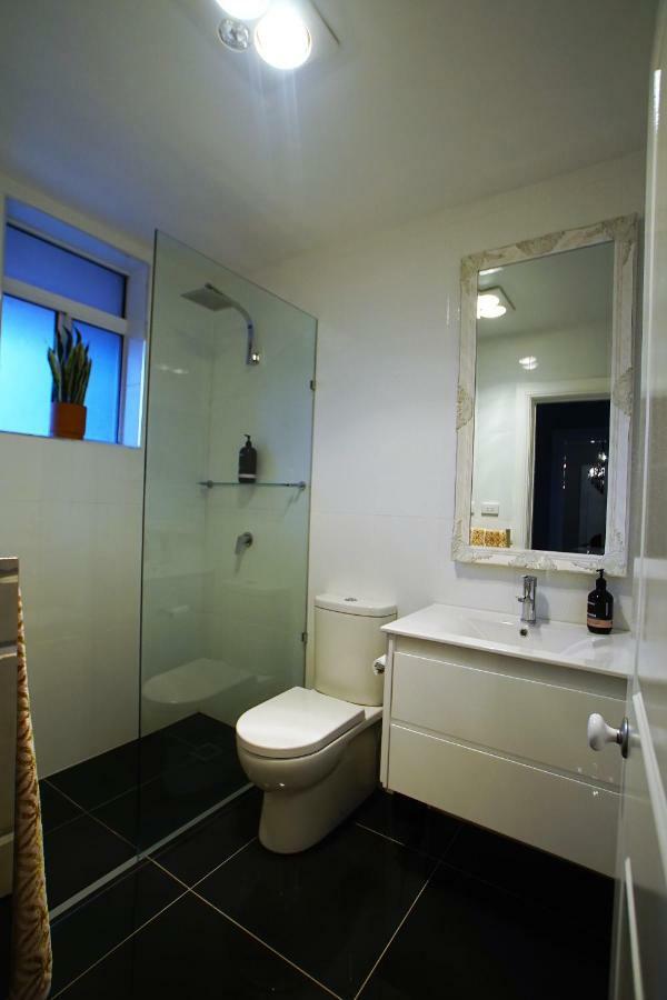 Apartment Life Apartment-full Kitchen & Separate Bedroom Canberra