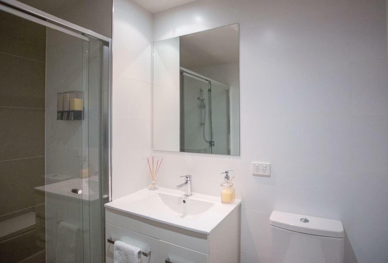 Envy 30 Luxe 1 Bedroom Executive In The Heart Of Braddon Wine Wifi Secure Parking Apartment Canberra