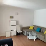 Dana-Private Room In A 3-Bedroom Apartment-3