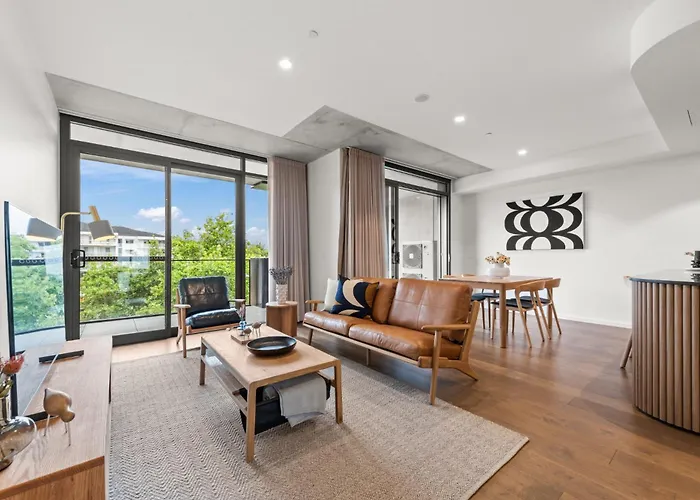 Stylish 2-Bed In Braddon With Alfresco Dining