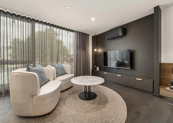 Braddon Studio With Bbq Area
