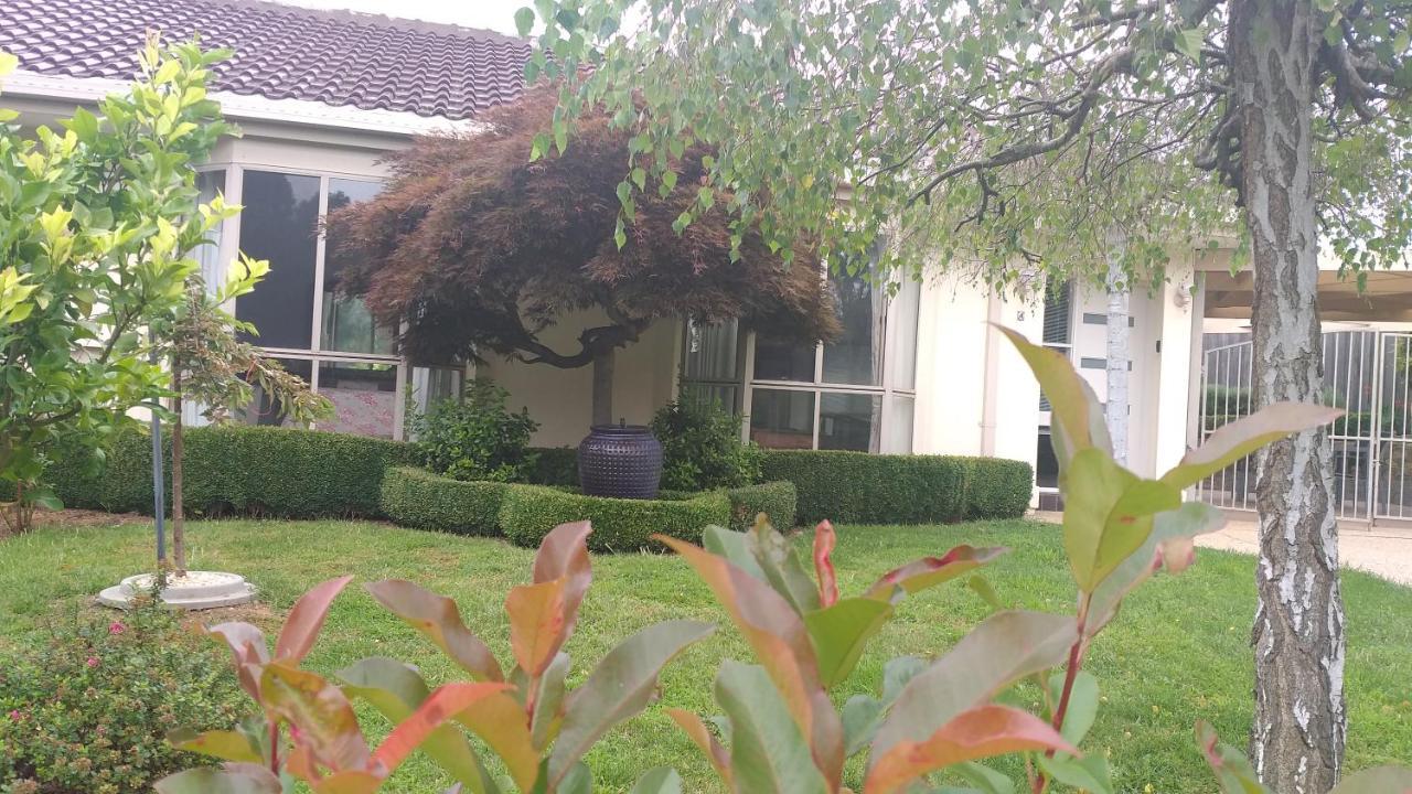 Sweet By The Golf Course Holiday home