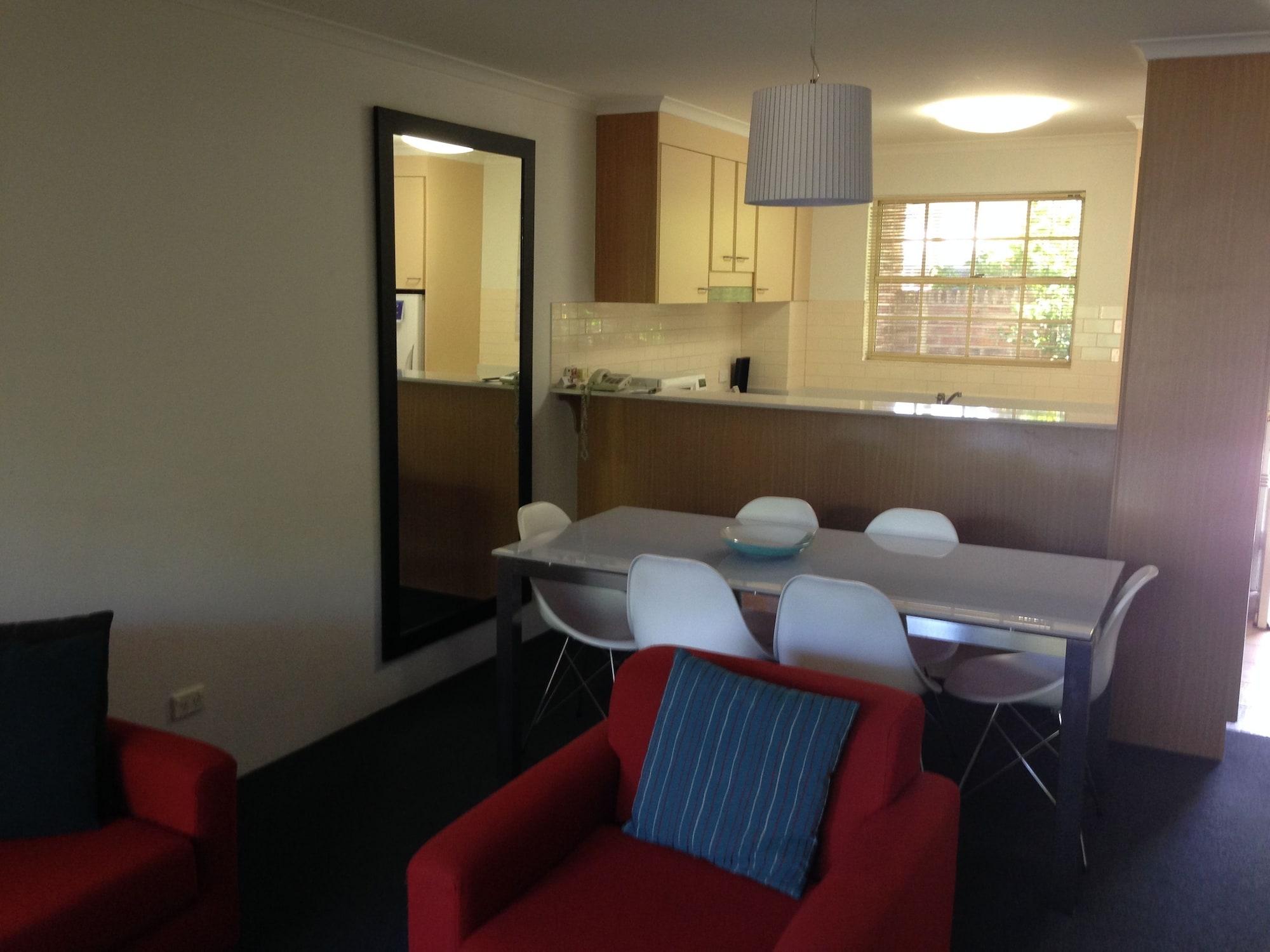 Adina Serviced Kingston Aparthotel