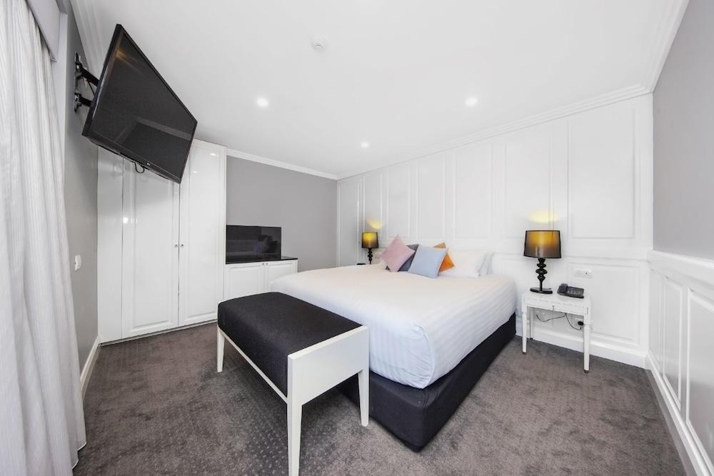Hotel Rex Canberra