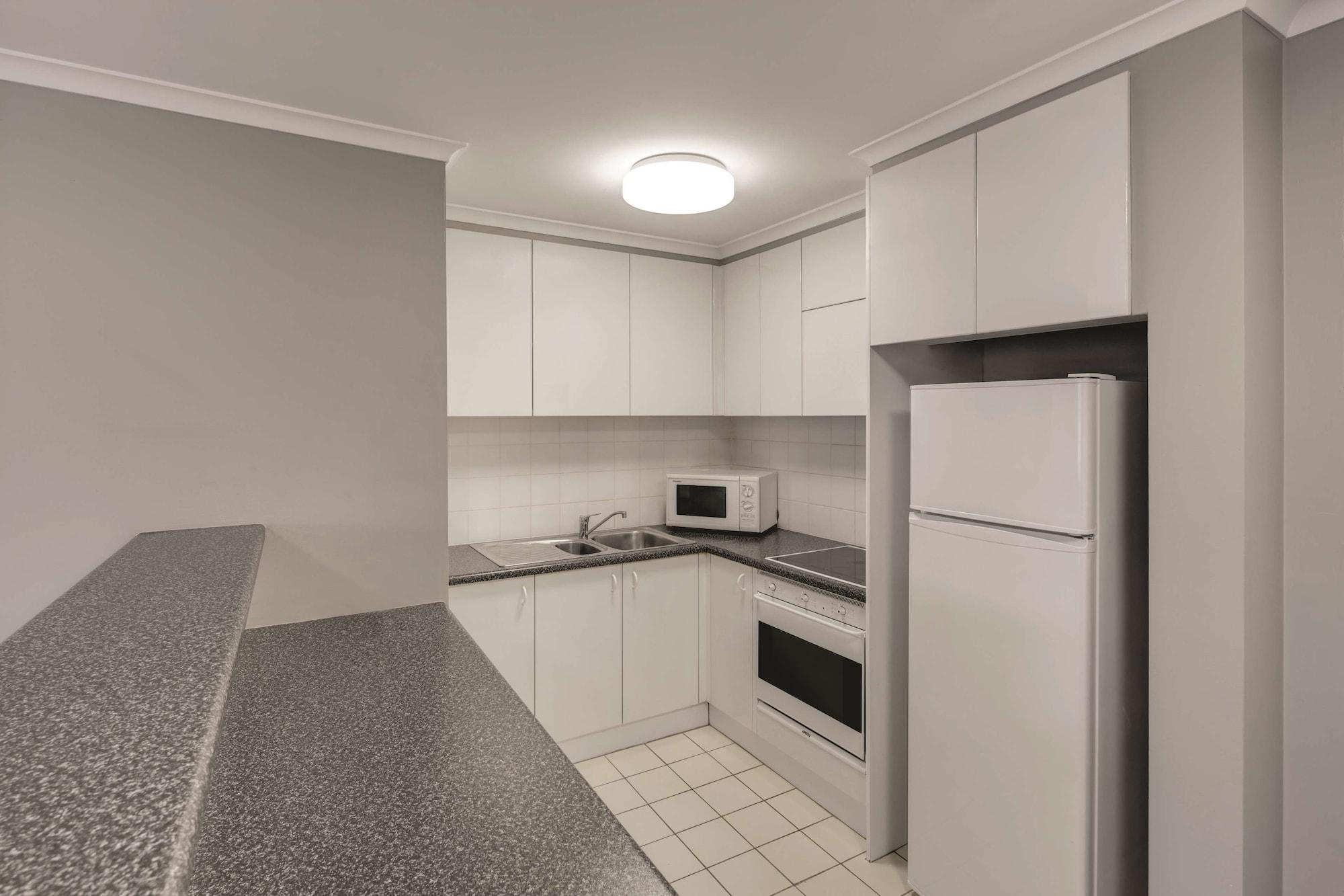 Aparthotel Adina Serviced Court Canberra