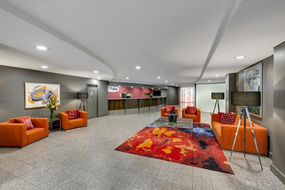 Aparthotel Adina Serviced Court