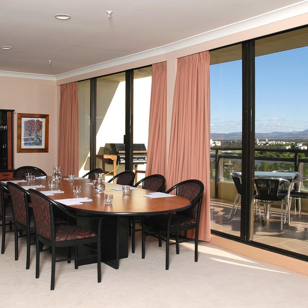Breakfree Capital Tower 4* Canberra