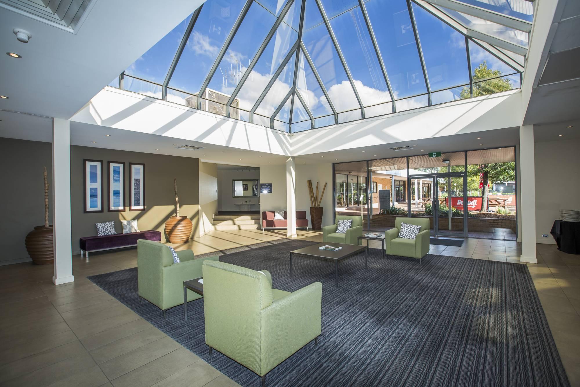 Hotel Ibis Styles Eagle Hawk 4*