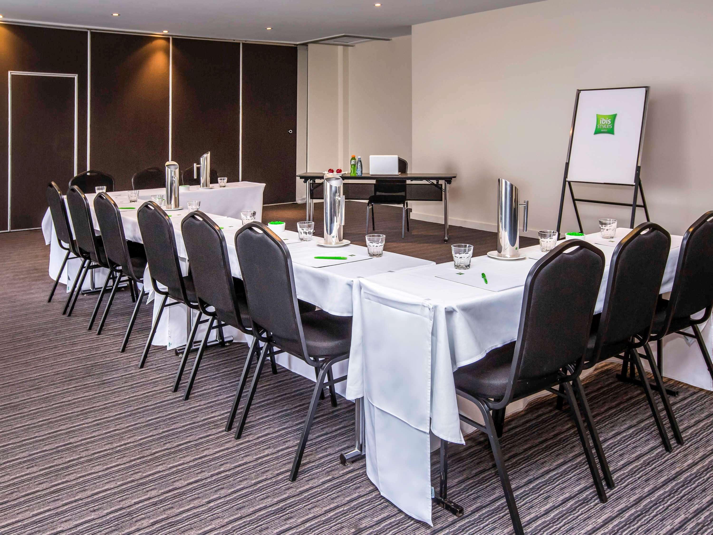 Ibis Styles Eagle Hawk Hotel 4*