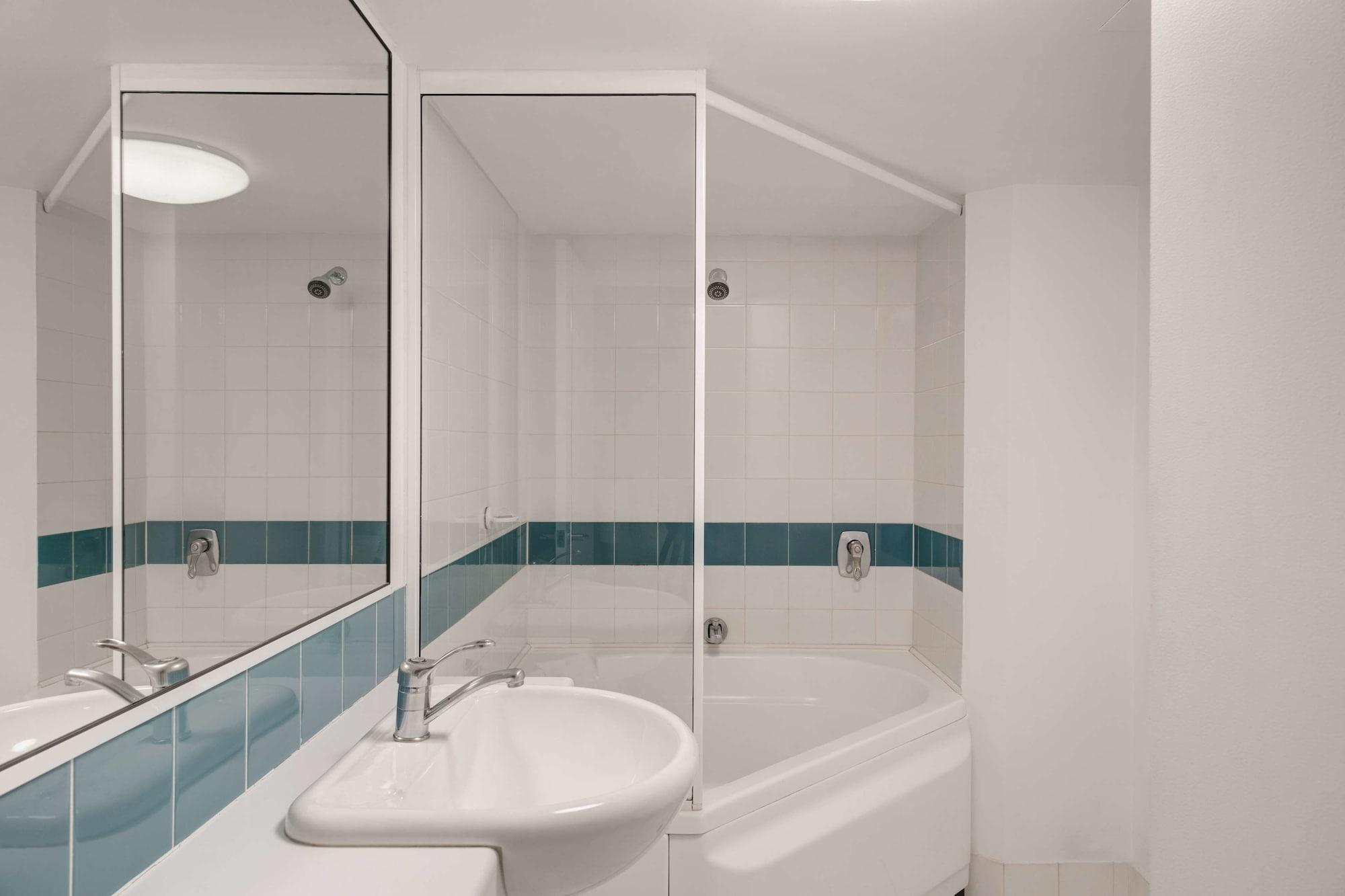 Adina Serviced Court Aparthotel