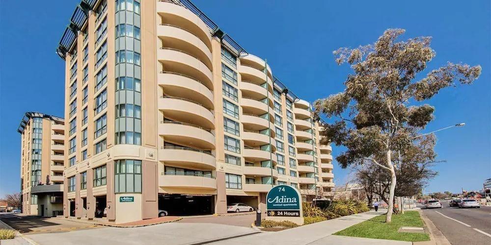 Adina Serviced Court Aparthotel