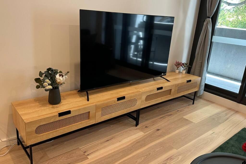 Brand New Luxe Sol Cbd One Bedroom Apartment Canberra