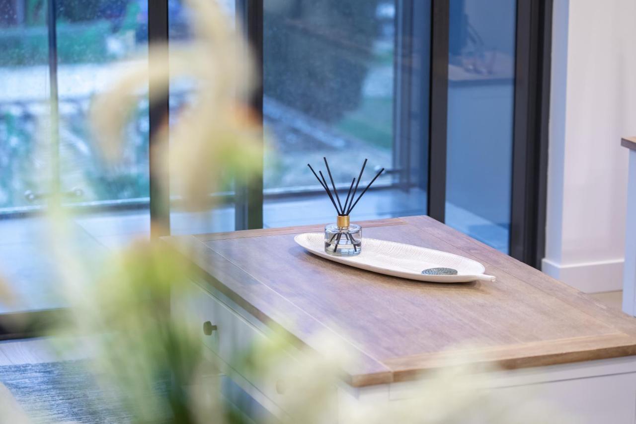 The Hamptons - Lux 2 Bed 2 Bath, Pool - Location Apartamento