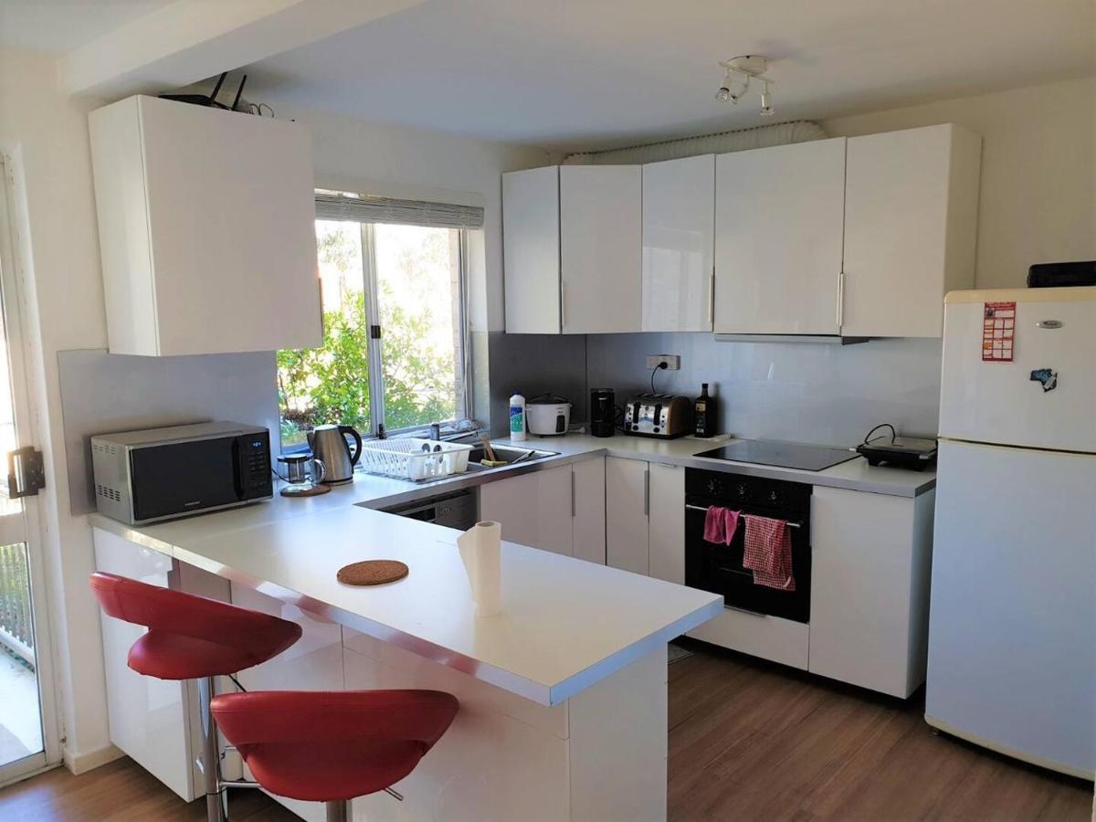 Dana-private In A 3-bedroom Apartment-3 *