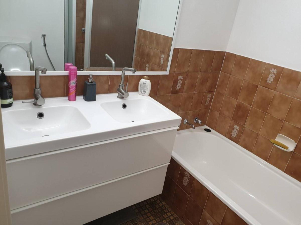 Dana-private In A 3-bedroom Apartment-3 Guest house *
