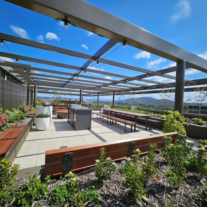 Kashmir, Modern And Luxury 2br 2ba, Fast Wifi & Netflix, Free Parking, Central Location, Near Cbd Apartment