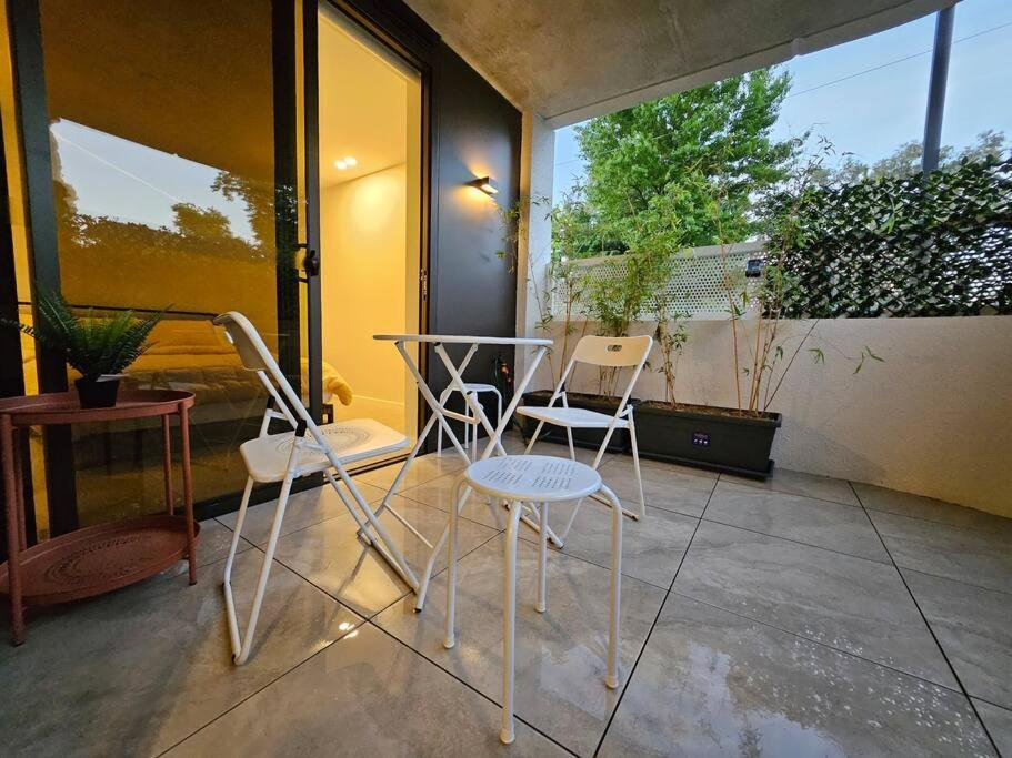 Apartment Kashmir, Modern And Luxury 2br 2ba, Fast Wifi & Netflix, Free Parking, Central Location, Near Cbd *