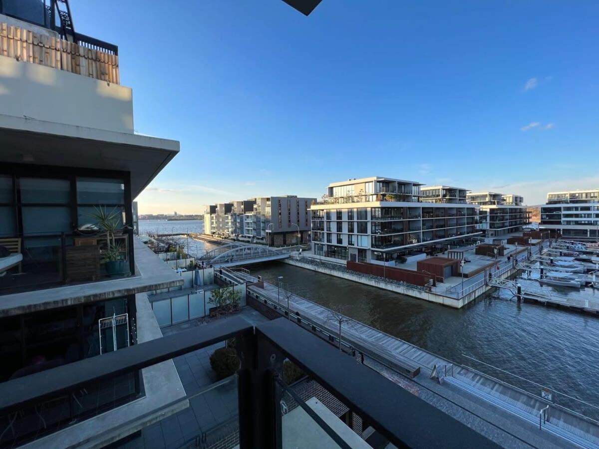 Modern 2 Bdrm With Water Views 2x Car Spots Apartment