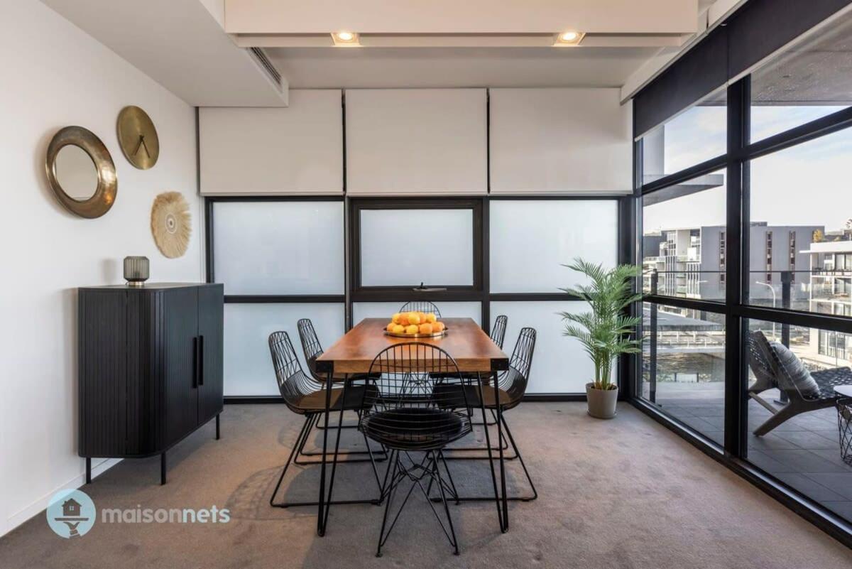 Apartment Modern 2 Bdrm With Water Views 2x Car Spots Canberra