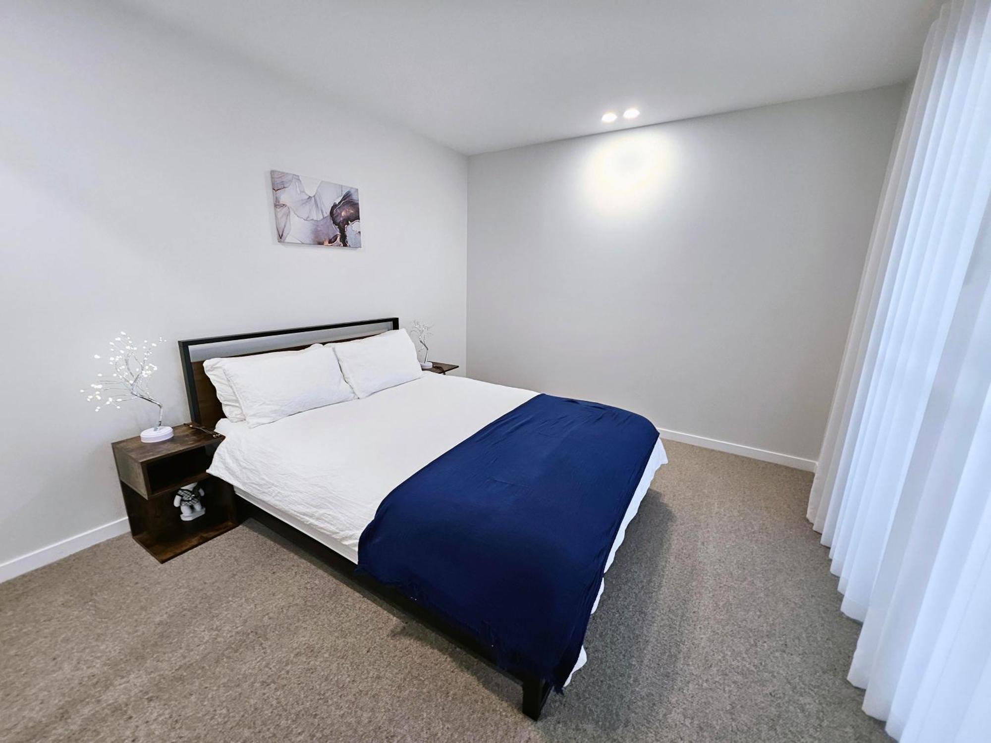 Kashmir, Modern And Luxury 2br 2ba, Fast Wifi & Netflix, Free Parking, Central Location, Near Cbd Apartment