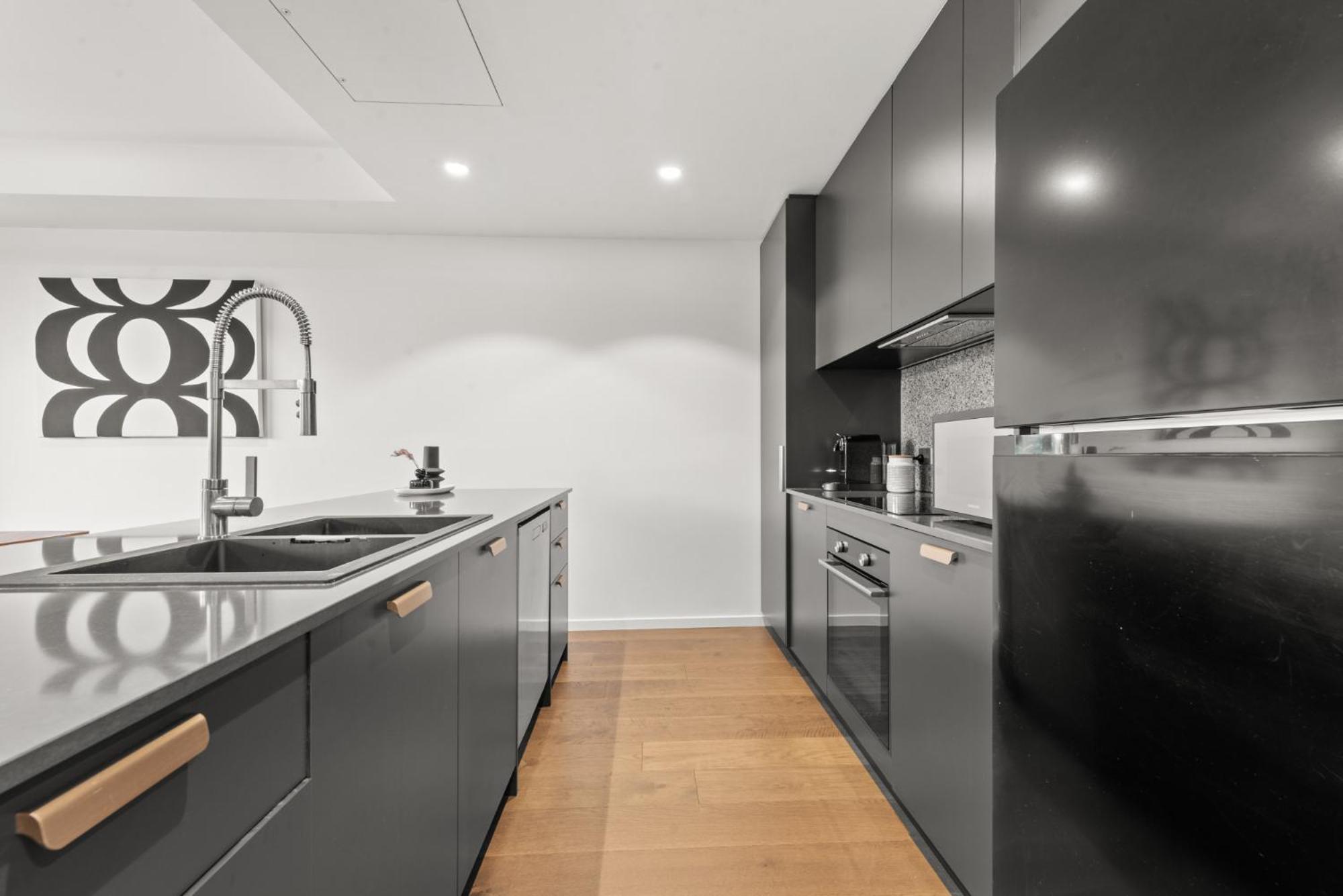 Stylish 2-bed In Braddon With Alfresco Dining Apartment Canberra