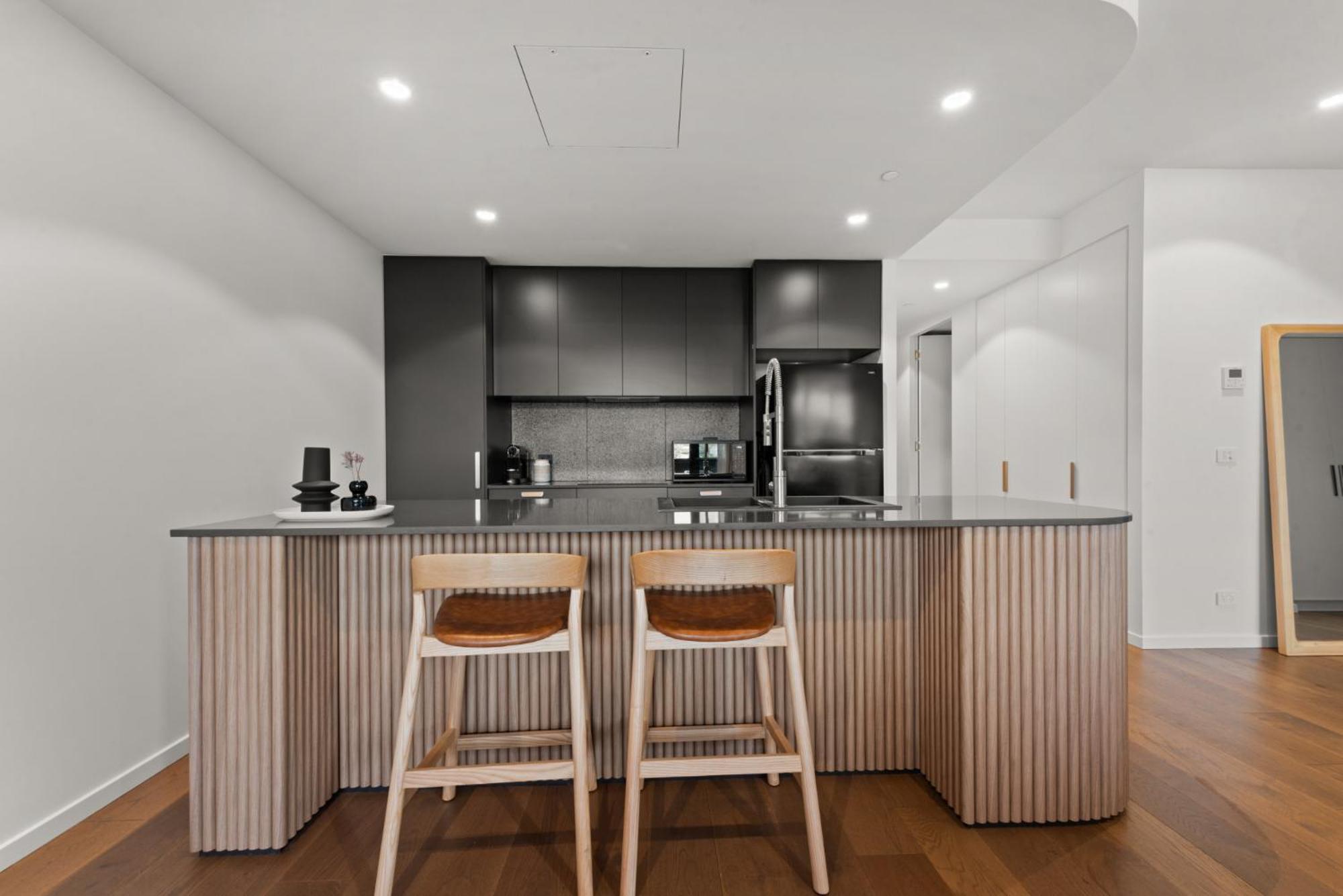 Stylish 2-bed In Braddon With Alfresco Dining *
