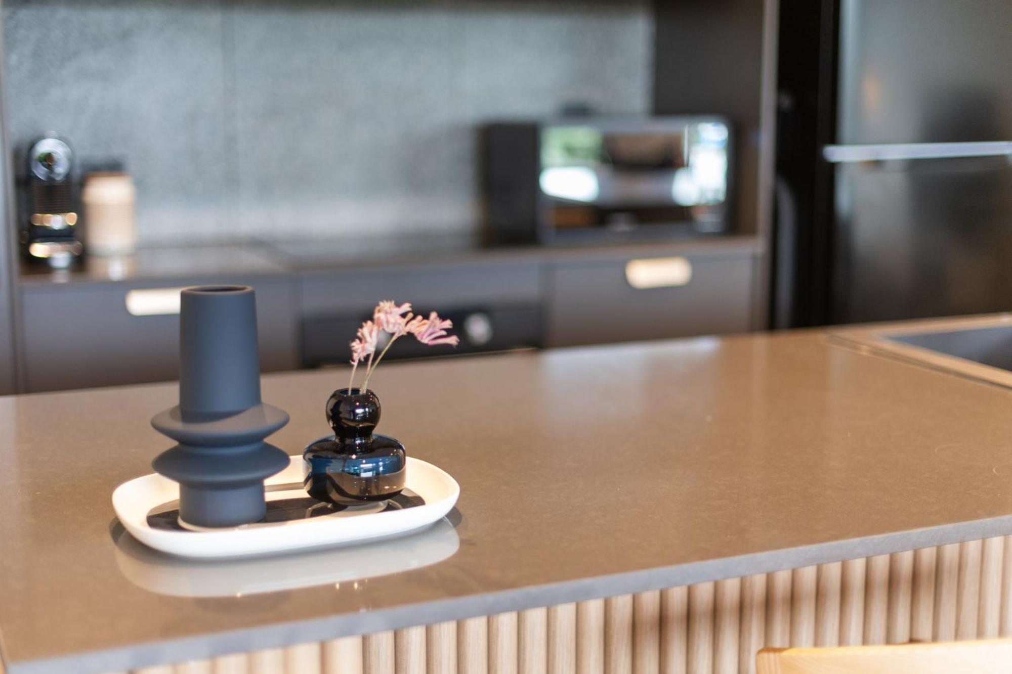 Stylish 2-bed In Braddon With Alfresco Dining Apartment Canberra