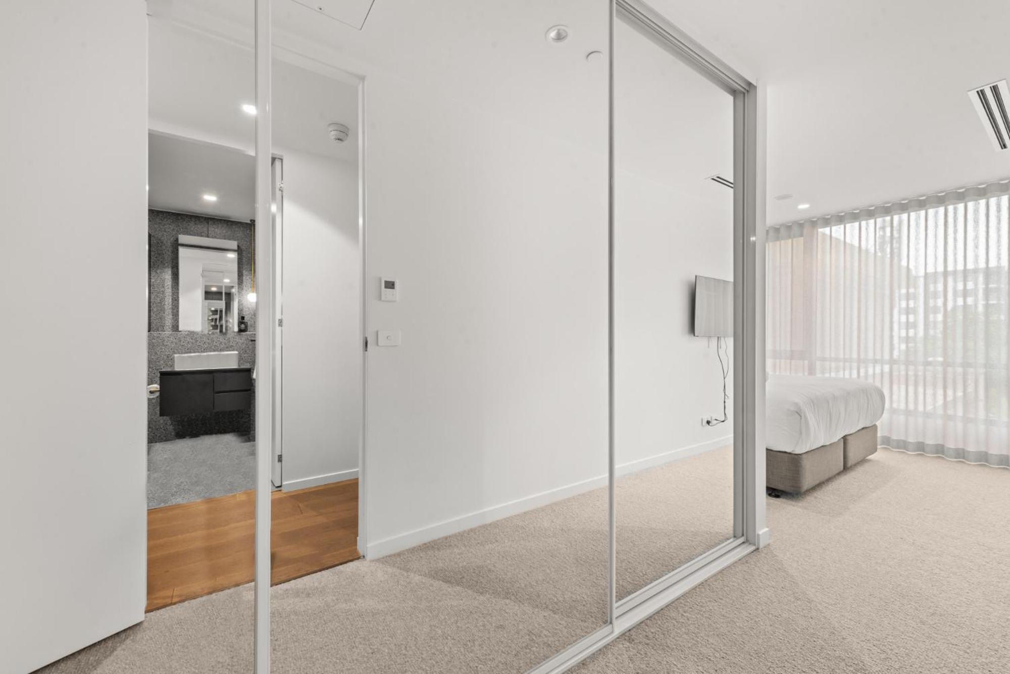 Stylish 2-bed In Braddon With Alfresco Dining * Canberra