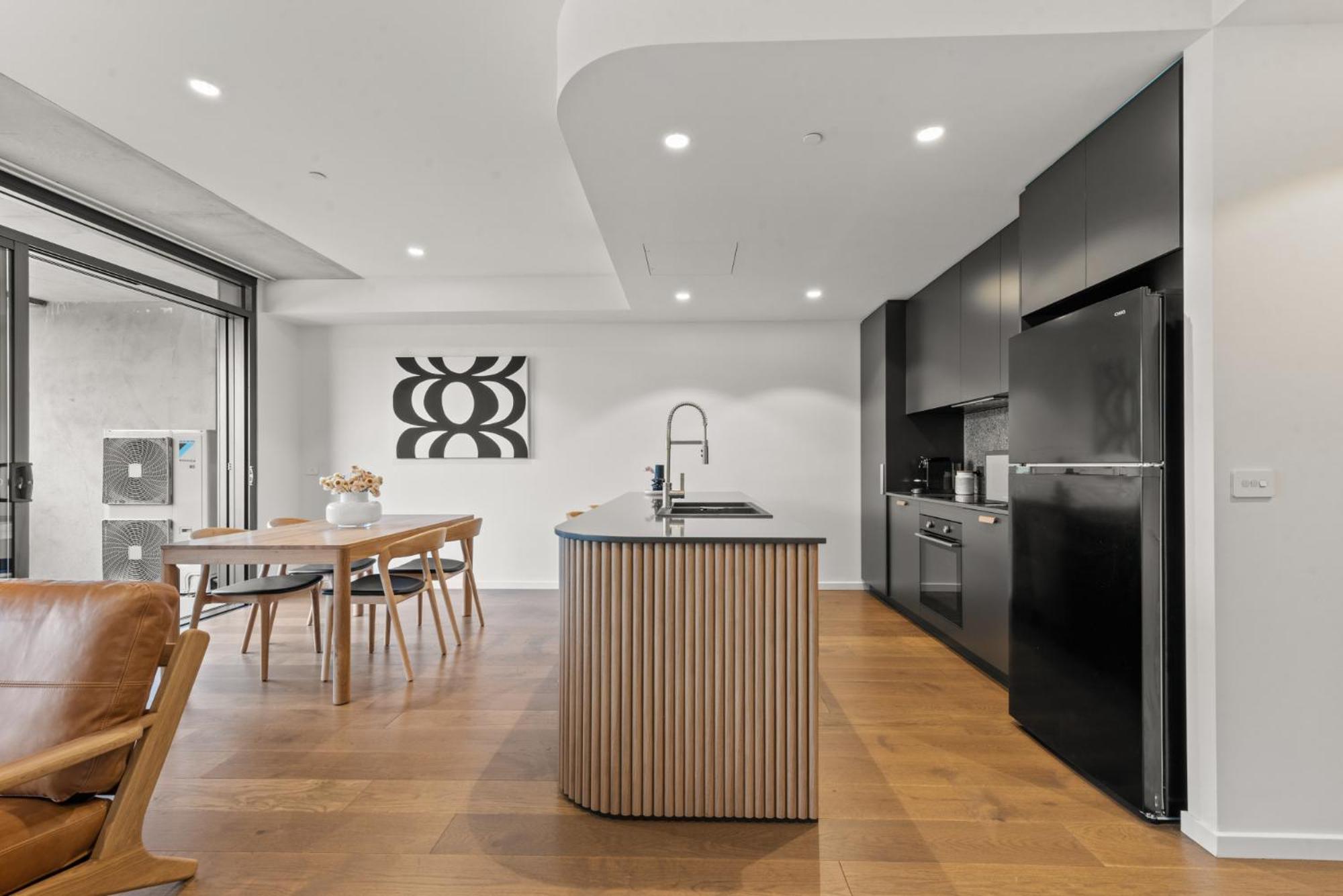 Stylish 2-bed In Braddon With Alfresco Dining Canberra