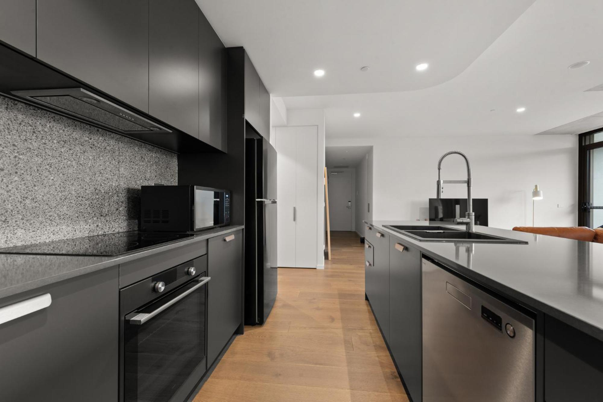 Stylish 2-bed In Braddon With Alfresco Dining Apartment