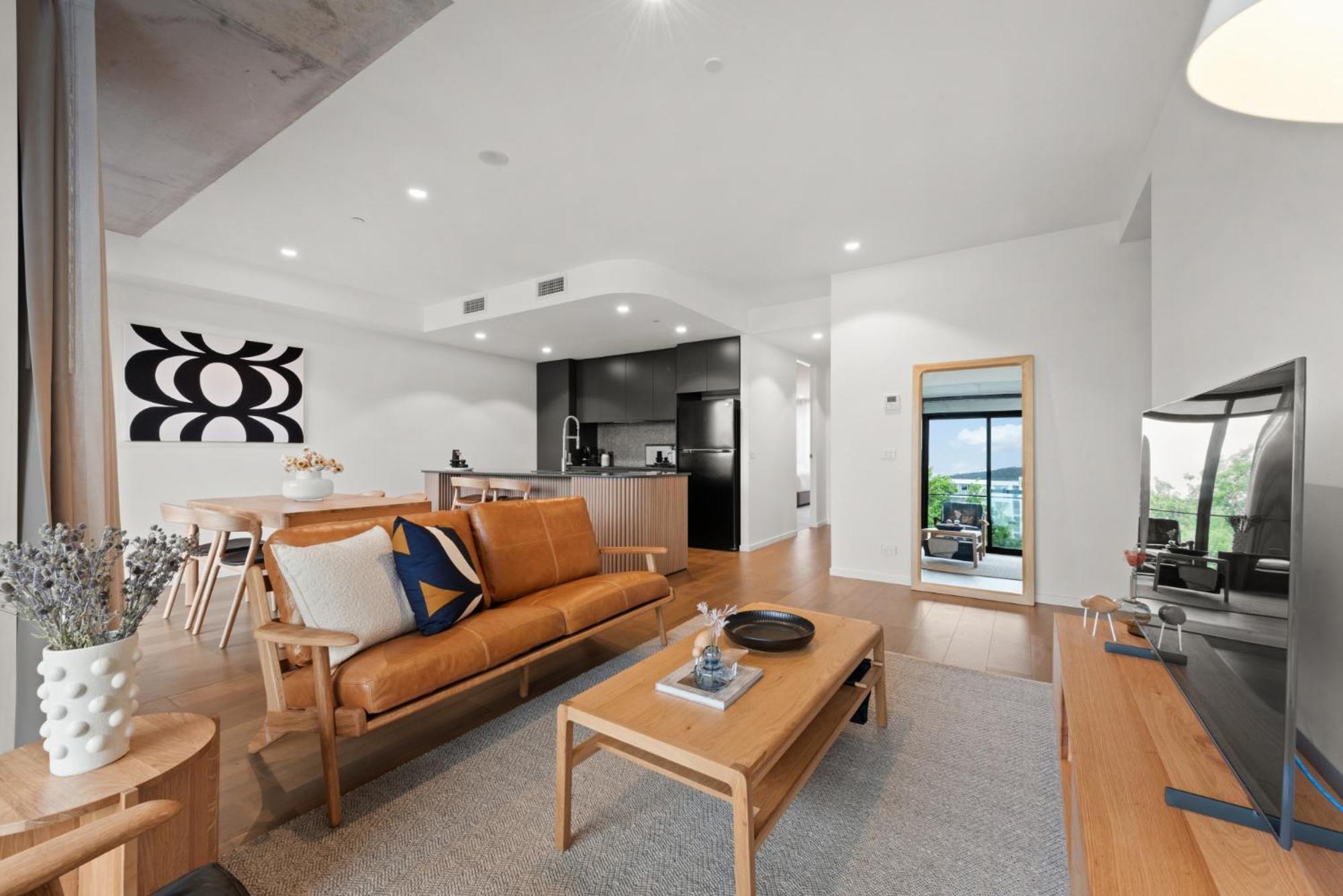 Stylish 2-bed In Braddon With Alfresco Dining Canberra