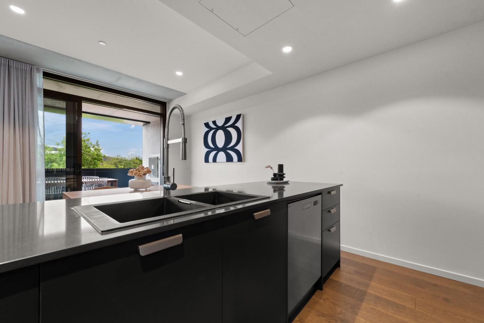 Apartment Stylish 2-bed In Braddon With Alfresco Dining