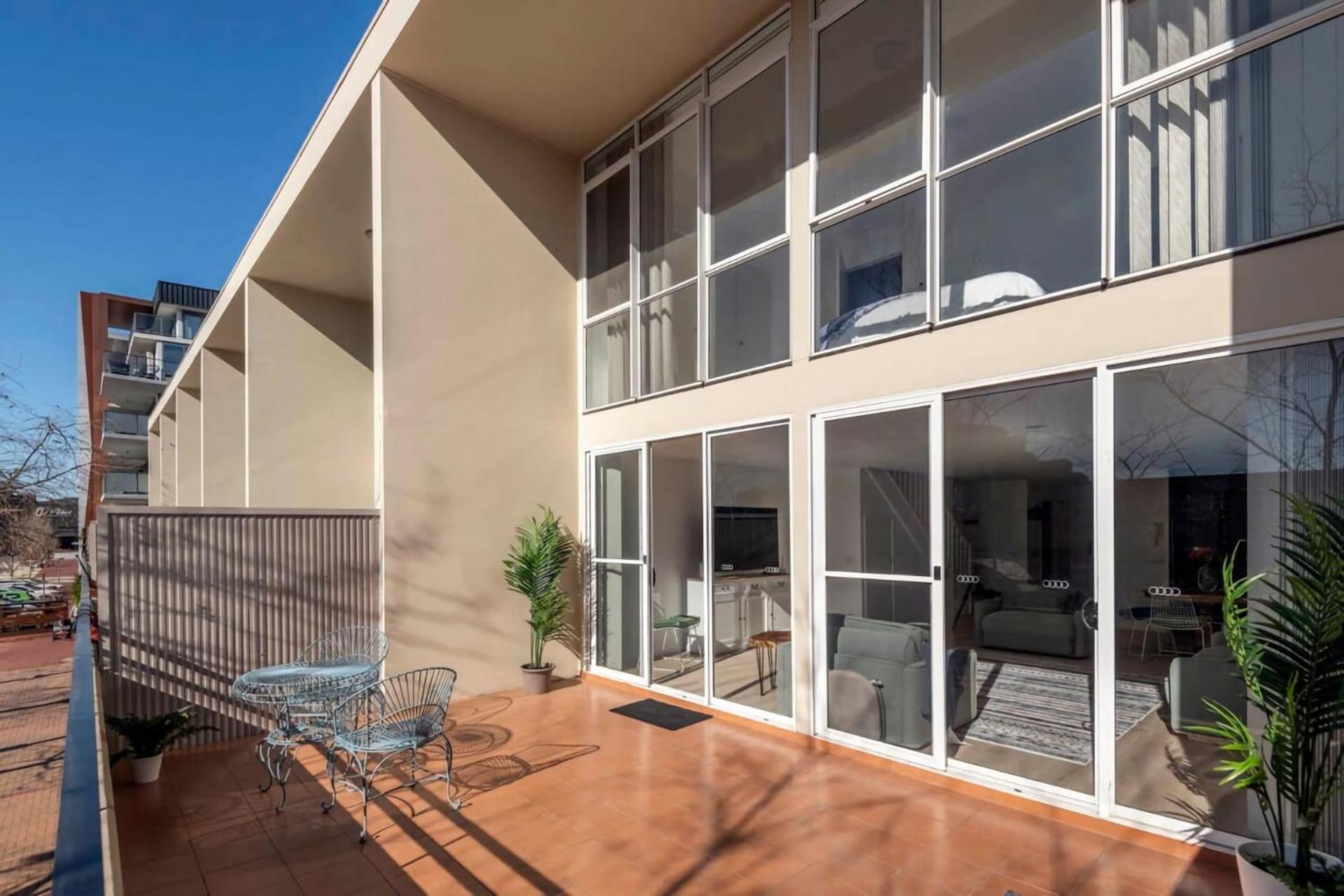 Beautiful 3 Bedroom Townhouse Located In Dickson Apartamento Camberra