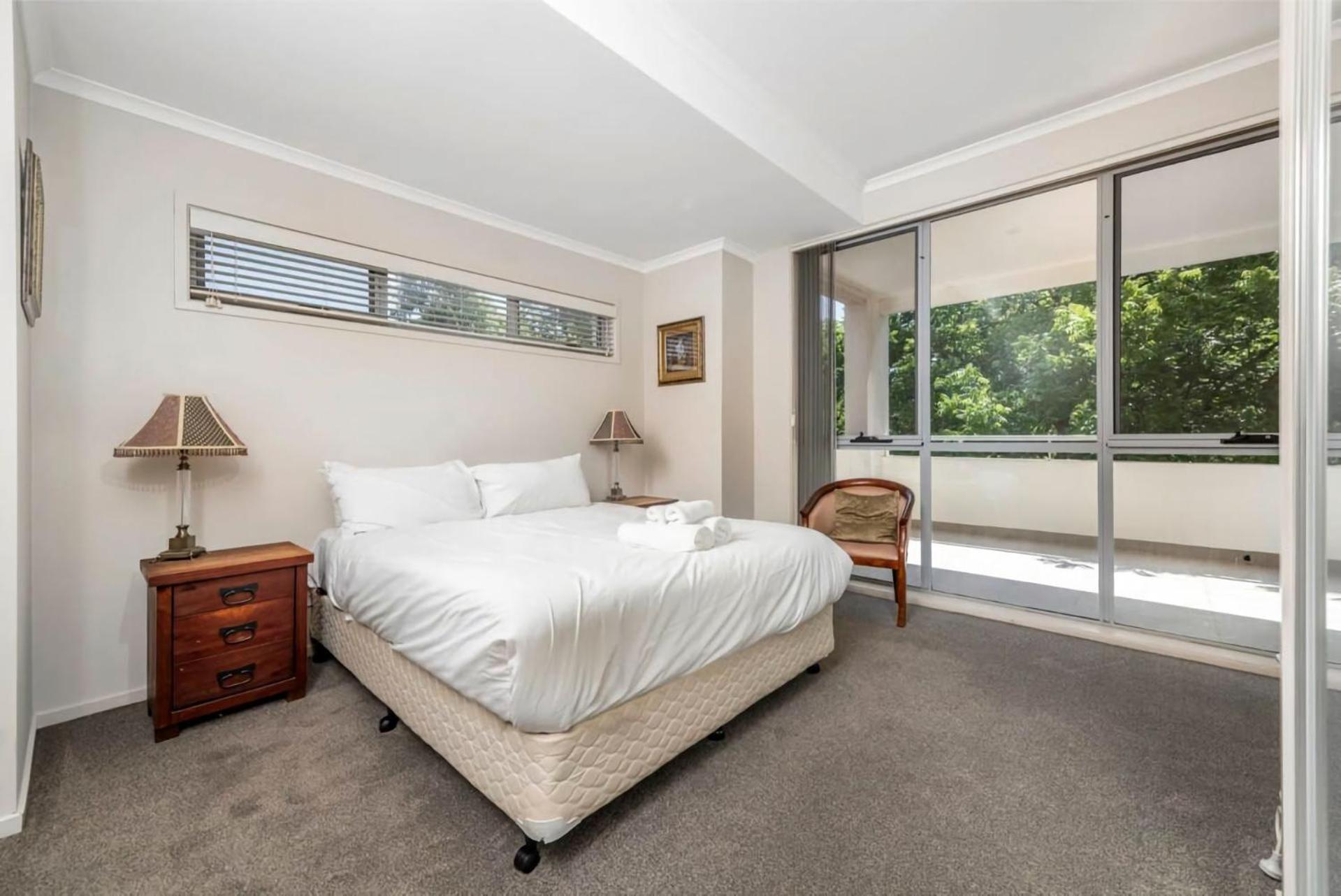 Quiet In Braddon Act Apartment *