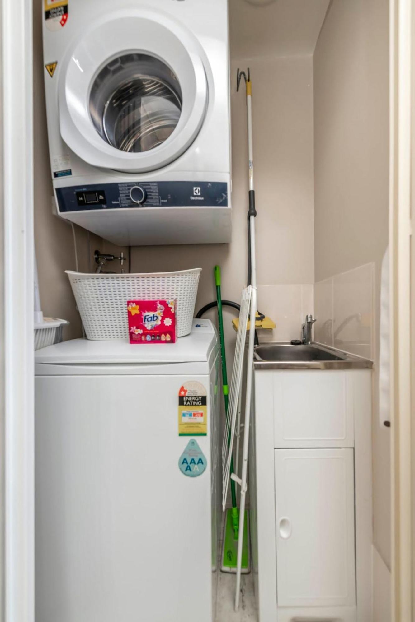 Quiet In Braddon Act Apartment