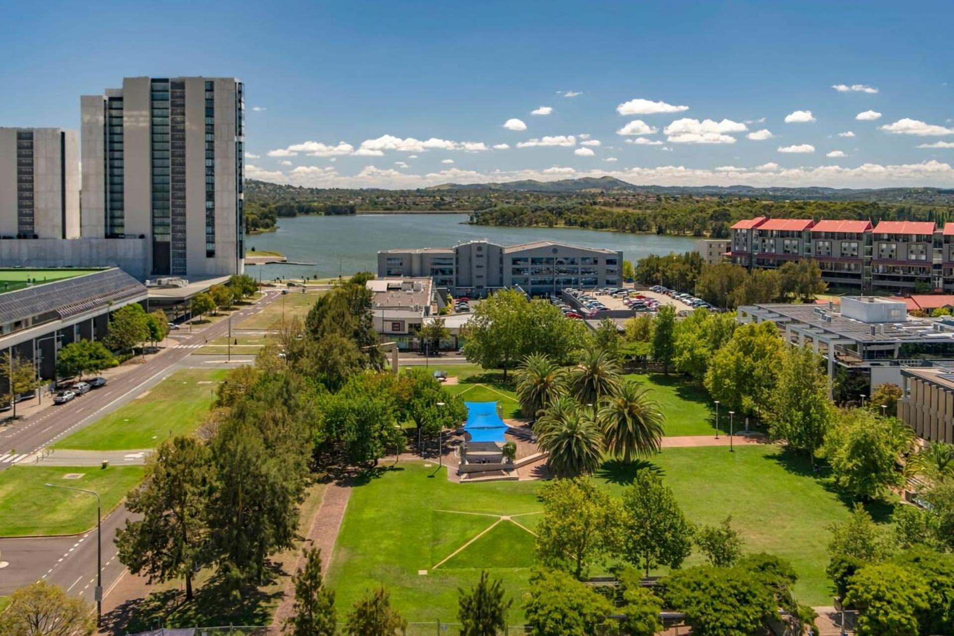 Sensational With Views * Canberra