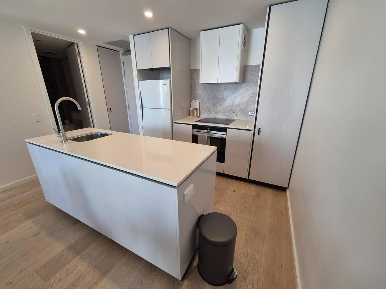 Modern Comfort In Canberra's Center Apartment Canberra