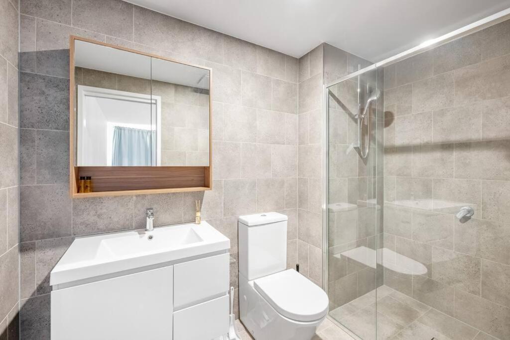 Modern Three Bedroom In Turner Canberra