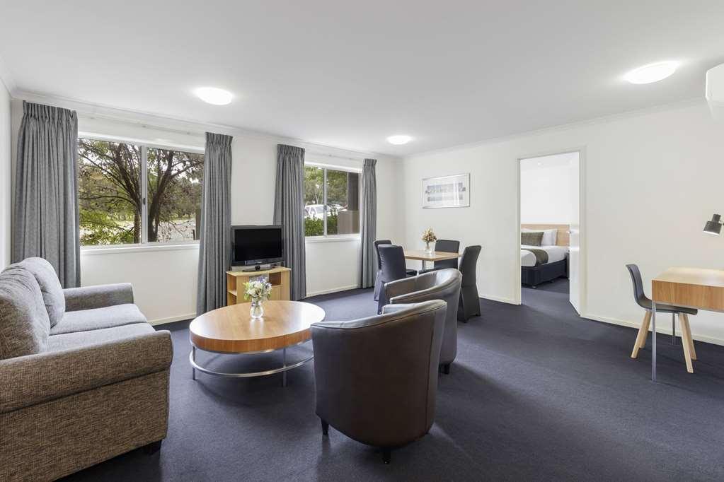 Ramada Encore By Wyndham Belconnen Hotel