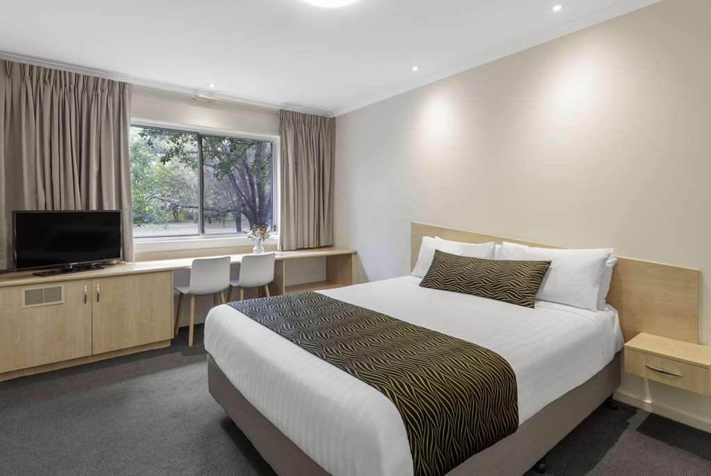 Ramada Encore By Wyndham Belconnen Hotel 4*