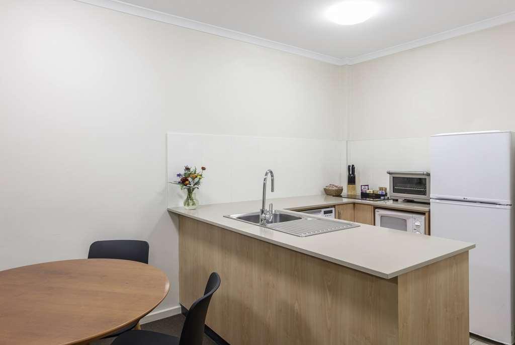 Ramada Encore By Wyndham Belconnen Hotel