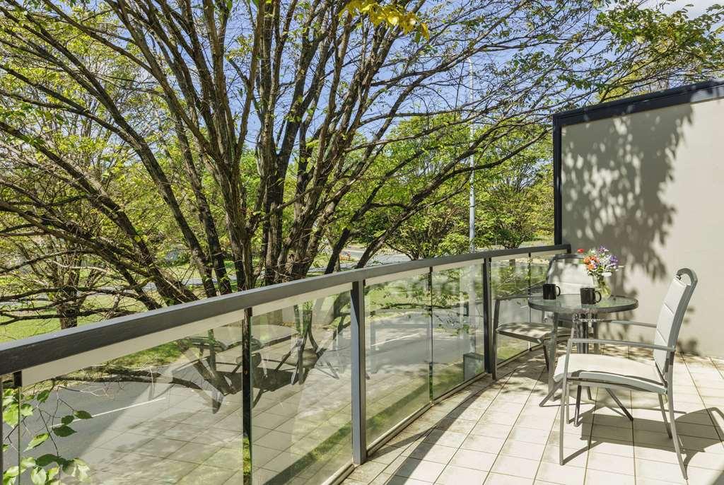 Ramada Encore By Wyndham Belconnen Hotel