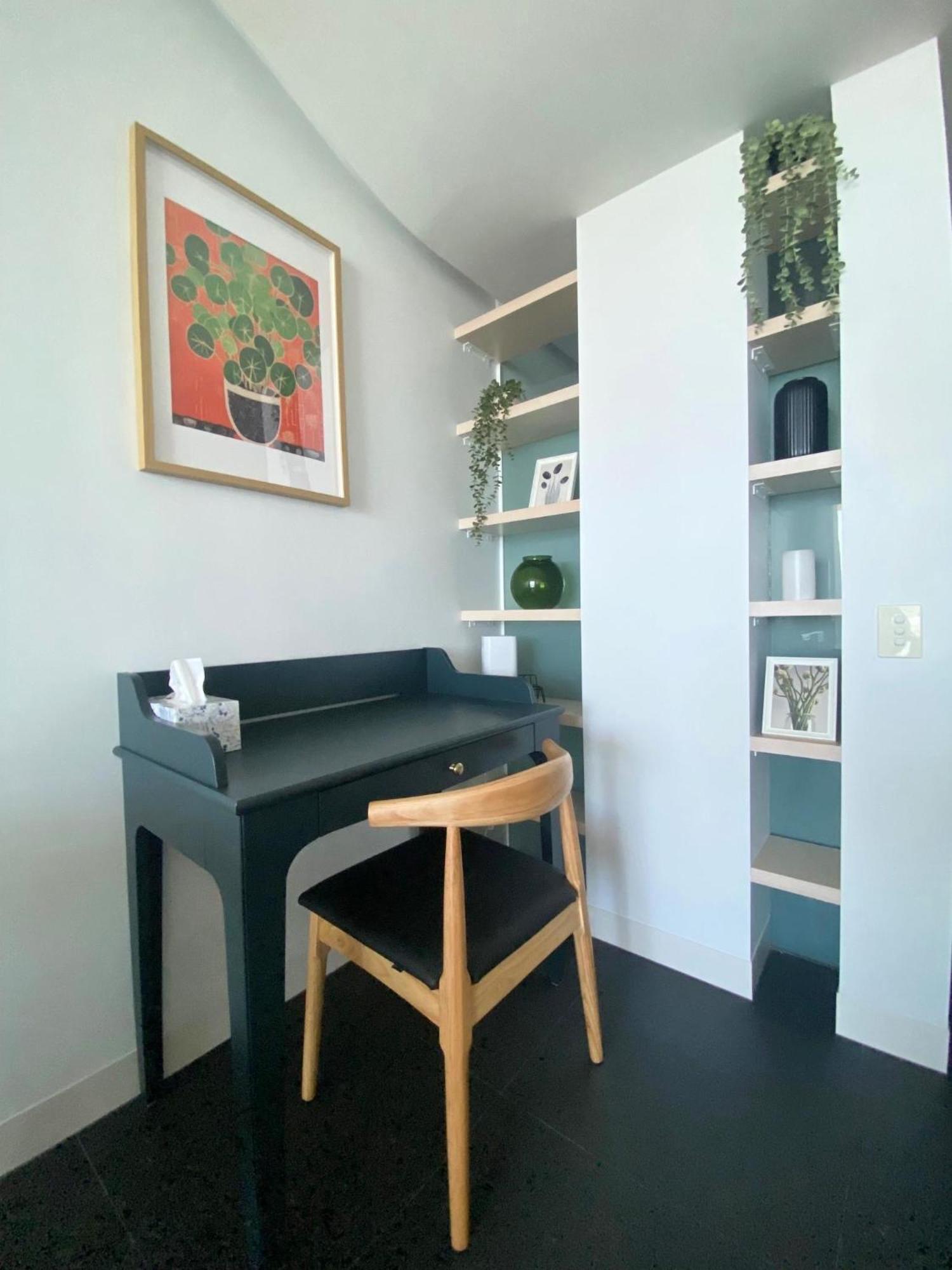 Lakeview Apartment