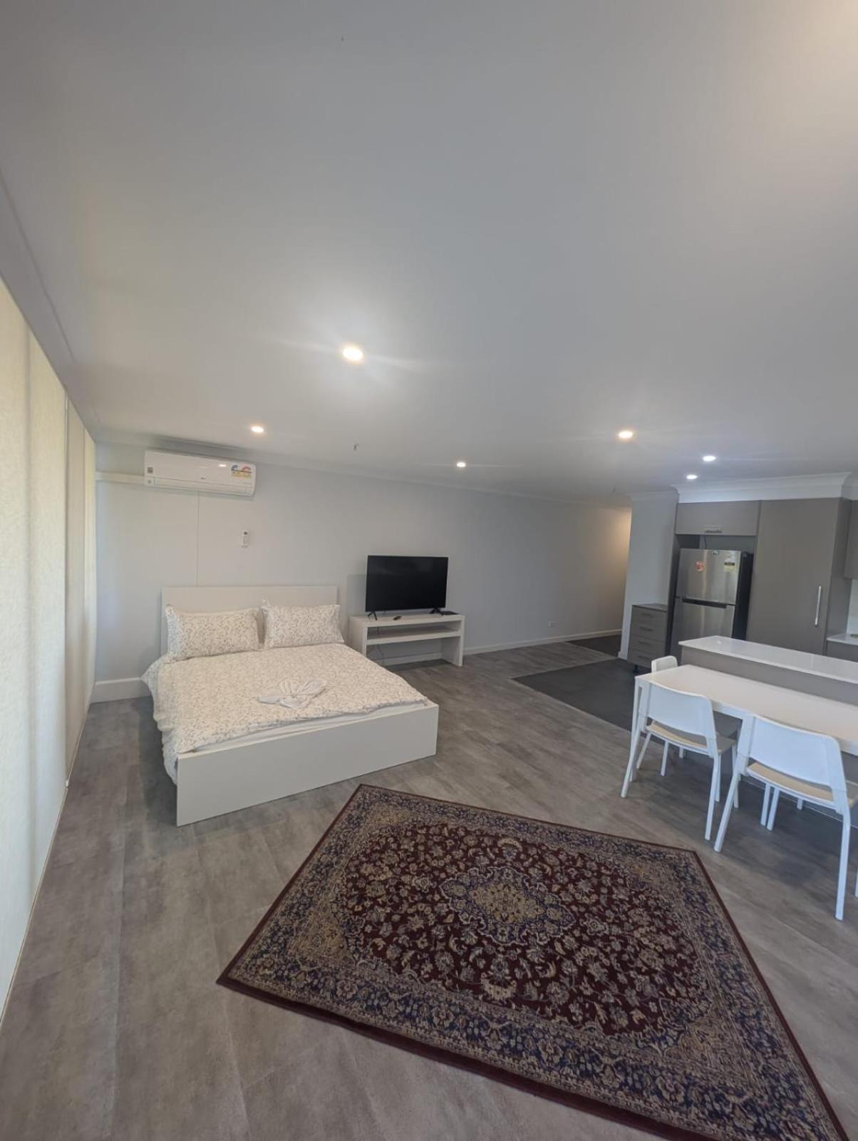 Dana-cozy With Shared Entry In The Apartment