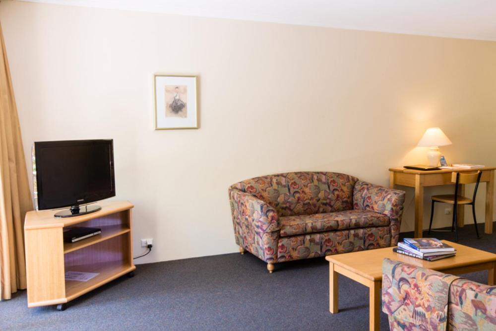 Kingston Court Serviced 4*
