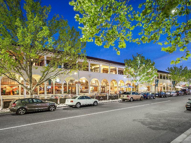 Quest 4* Canberra