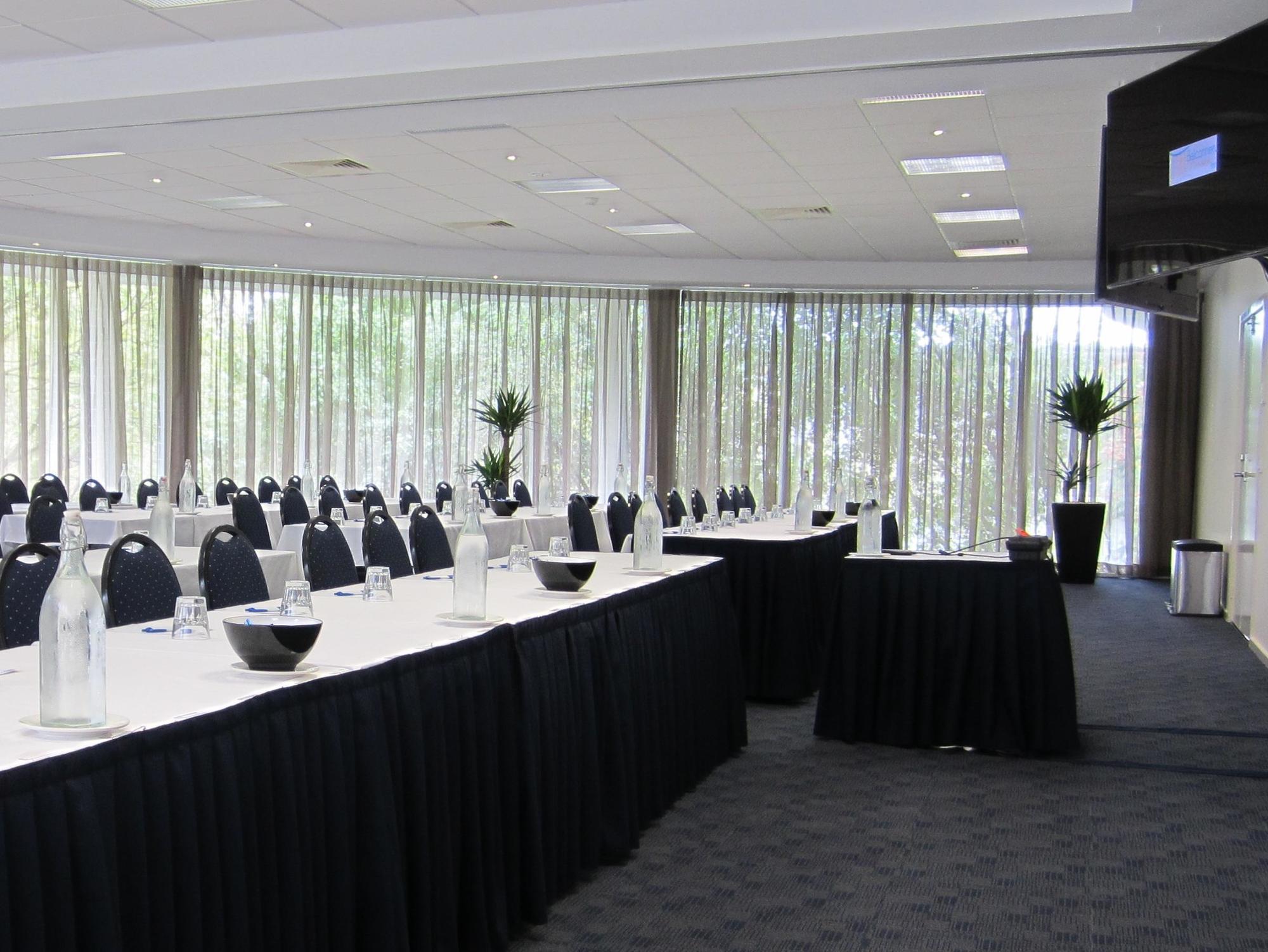 Ramada Encore By Wyndham Belconnen Hotel