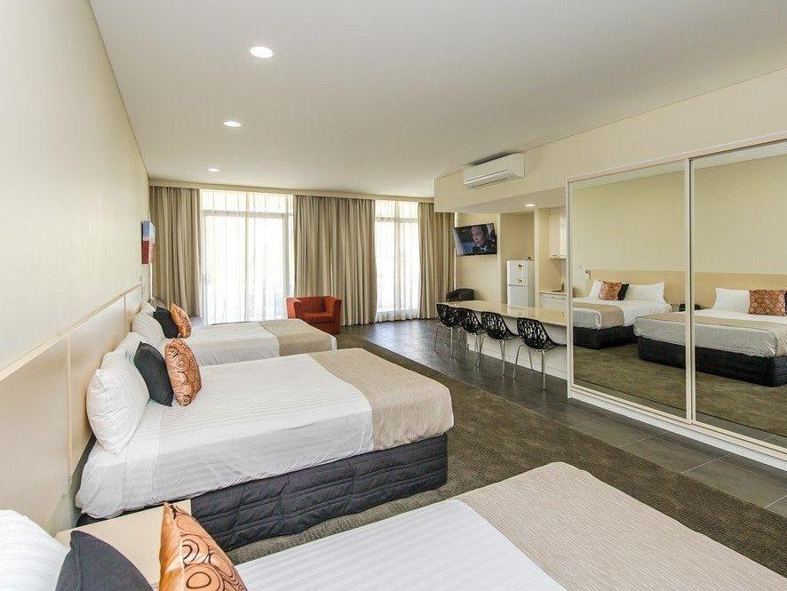 Belconnen Way & Serviced 3*