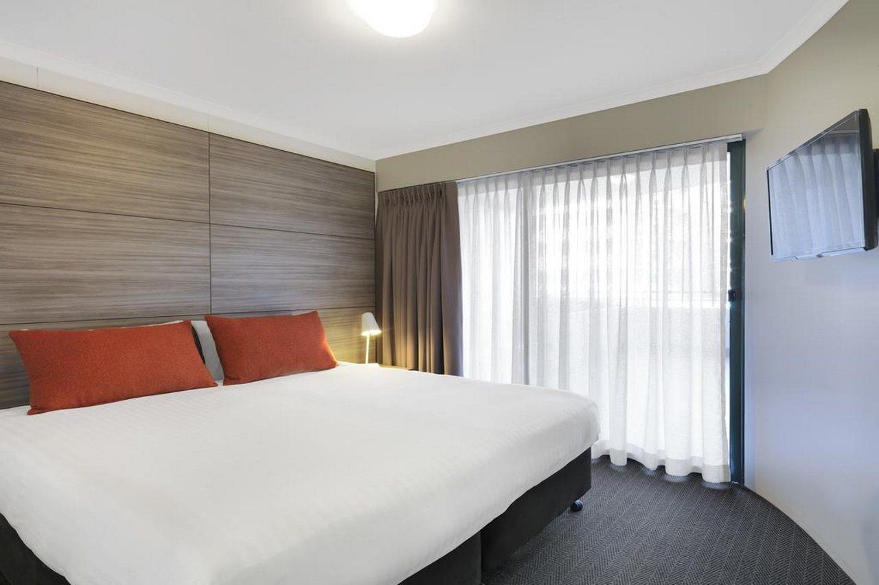 Aparthotel Adina Serviced Court Canberra
