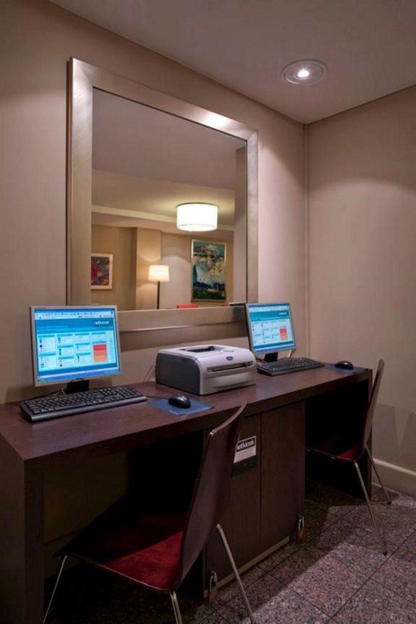 Aparthotel Adina Serviced Court Canberra